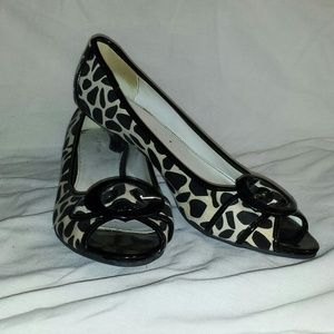 Attention low heel shoes size 10