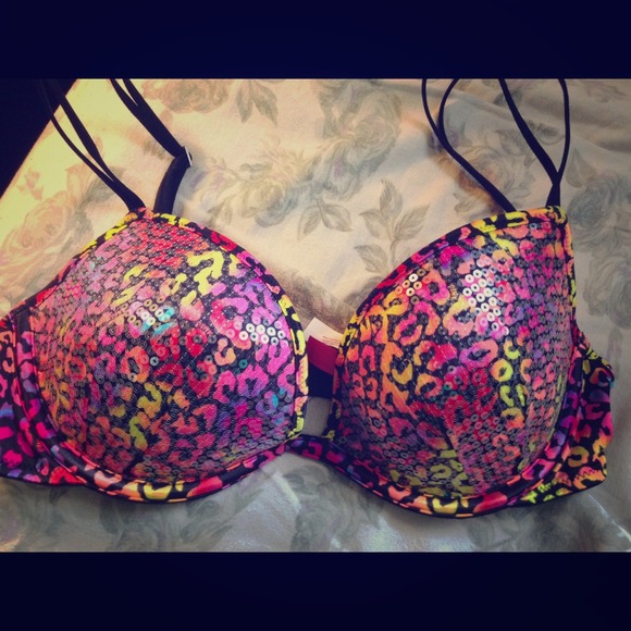 VS Pink push-up bra 34c