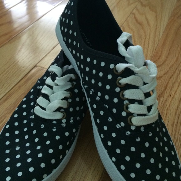 White Polka-Dotted Navy Sneakers