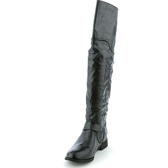 Knee-high boots! - Picture 2 of 4