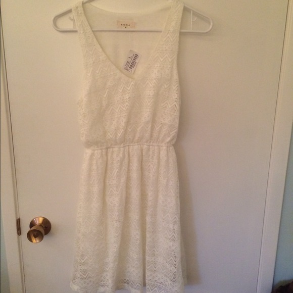 Cute white lace dress BRAND NEW. NEVER WORN.