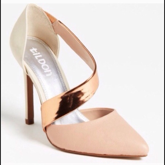 **Host Pick 1.26.15** Tildon bronze & pink heels