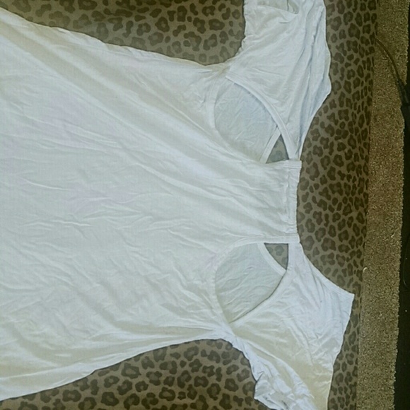 White top - Picture 2 of 2