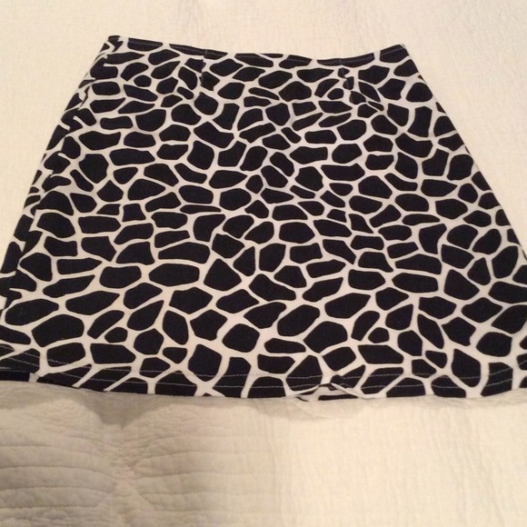 Cache Dresses & Skirts - Cache skirt