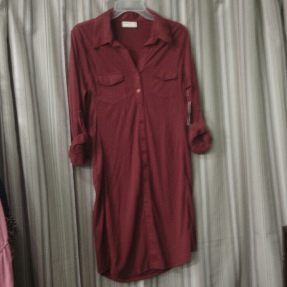 Brick red dress large and long sleeve blk white