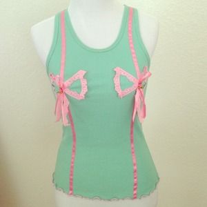 🎀Betsy Johnson beater🎀 ON HOLD