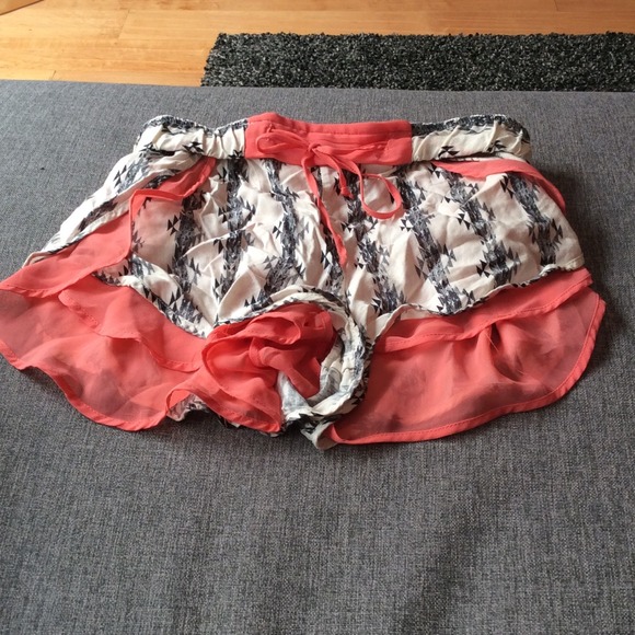 Zara trafaluc shorts