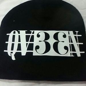 MUSICAL QUEEN HAT