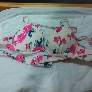 Strapped bikini top