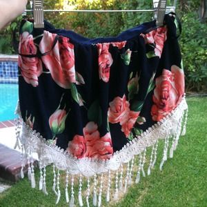 Floral fringed crop top