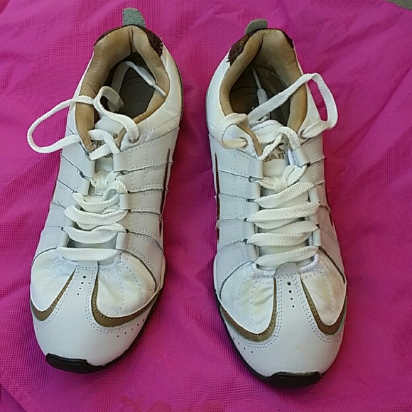 L A gear shoes