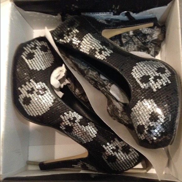 SOLD!! IronFist black sequin skull platform pumps - Picture 2 of 4