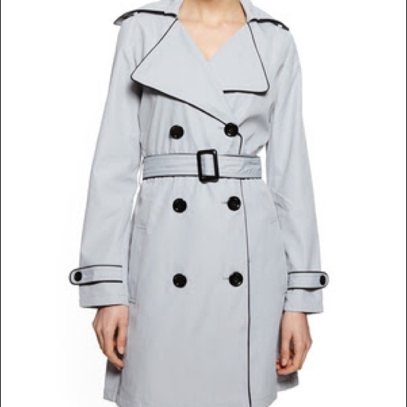 Vertigo Paris Trench Coat. 🌷🌃