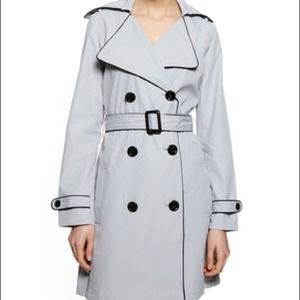 Vertigo Paris Trench Coat. 🌷🌃