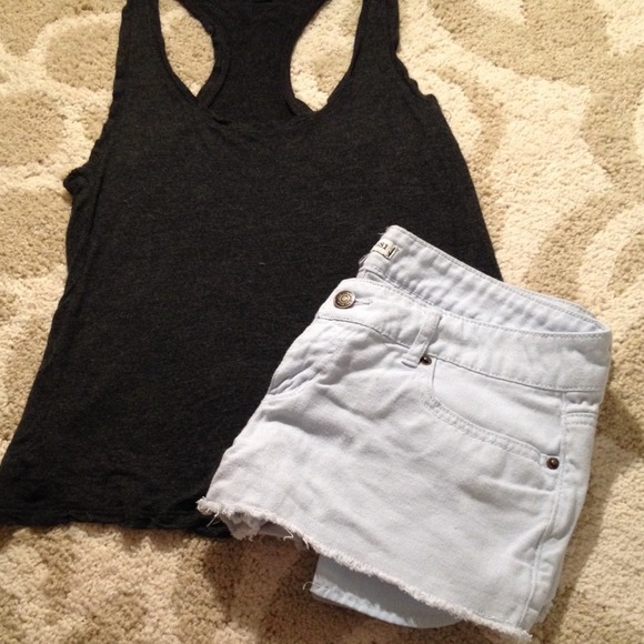 🚫SOLD IN BUNDLE🚫 Light denim shorts
