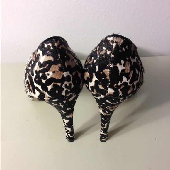 **SOLD**WHBM cheetah print horsehair pumps - Picture 4 of 4
