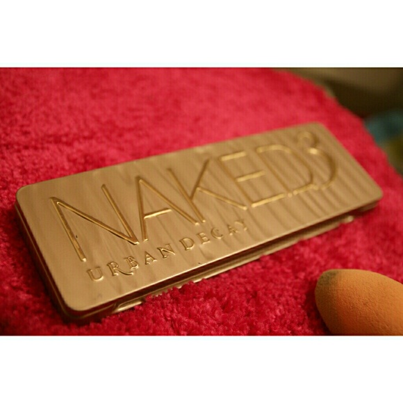 Bundle - naked 3 makeup pallette & sweater