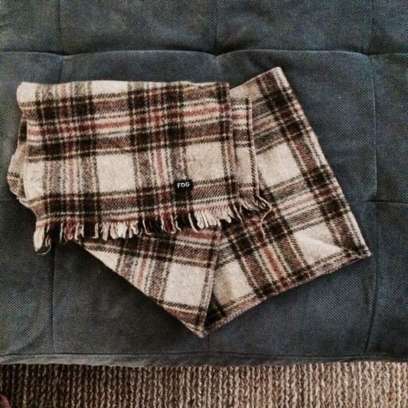 London fog wool scarf - Picture 2 of 3