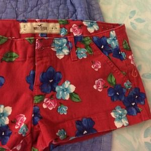 Hollister floral shorts