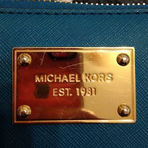 Michael kors phone wallet