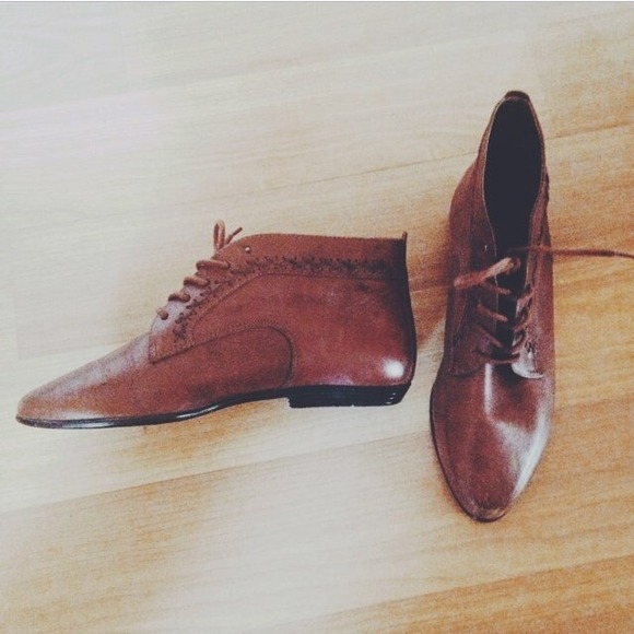 Brown leather vintage oxford - style shoes