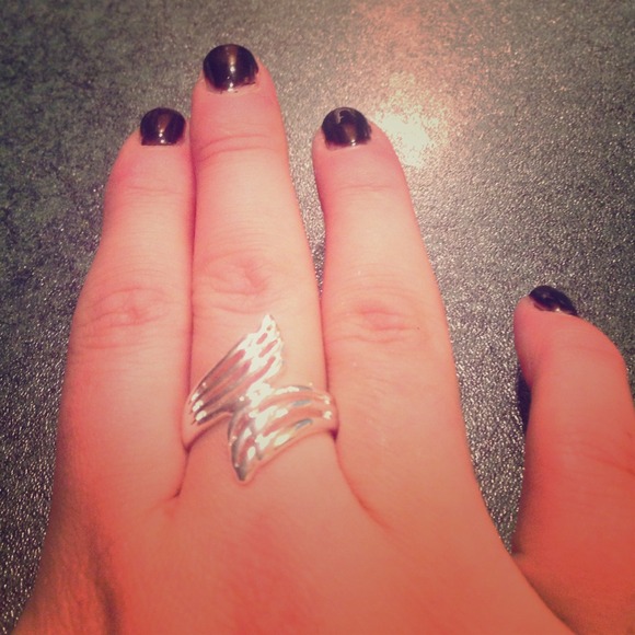 Jewelry - Silver wing ring