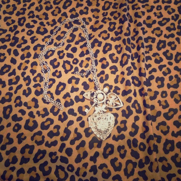 Long necklace with charms! 🎀