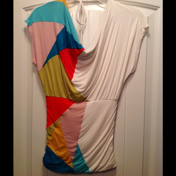 Super cute top with tie behind neck. - Picture 1 of 2