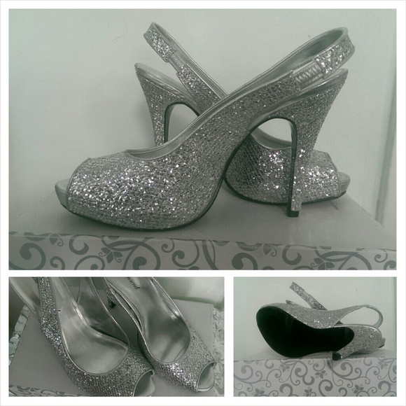 Great shoe for a night on the town or wedding.