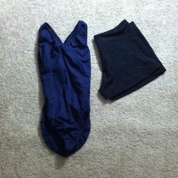 Navy blue leotard and black dance shorts :)