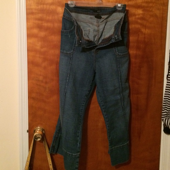 Jean Capri - Picture 1 of 3