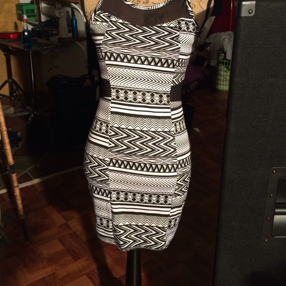 Sold in bundle!! - Picture 2 of 4