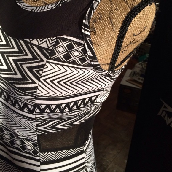 Sold in bundle!! - Picture 3 of 4