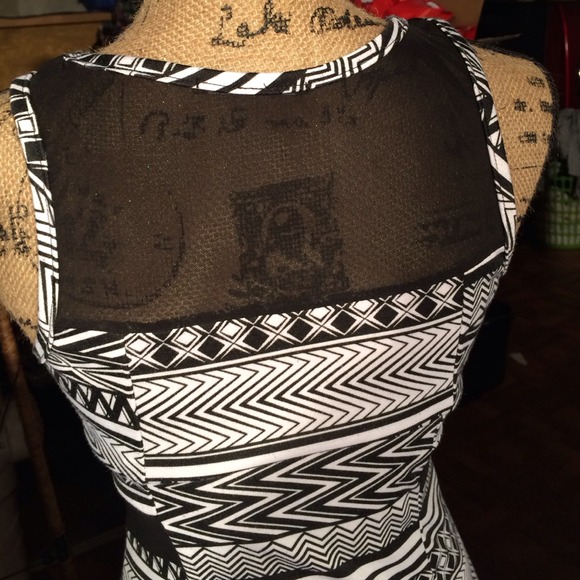 Sold in bundle!! - Picture 4 of 4