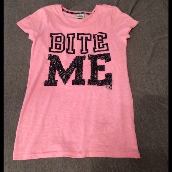 🎀Bite Me VS Pink Tee🎀