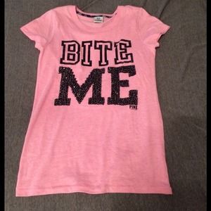 🎀Bite Me VS Pink Tee🎀