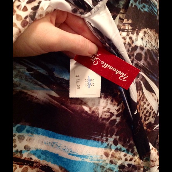 Brand new, super cute dress!! - Picture 4 of 4