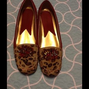 Cute leopard print calf hair shoes.....