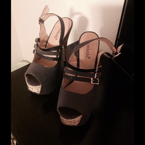 Brand new, black platform heels! - Picture 1 of 3
