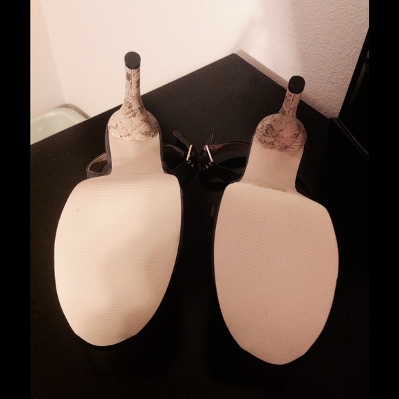 Brand new, black platform heels! - Picture 3 of 3