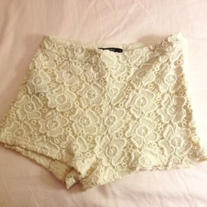 🚫SOLD🚫 Floral high waisted shorts.