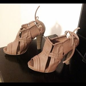 Cute camel color heels