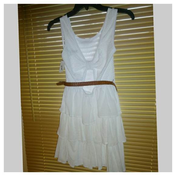 HP 10/12Chic Eyelt , belted cut out back w/ frills - Picture 3 of 3