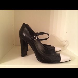 Sold Stuart Weitzman Capsize Mary Jane Pumps 7