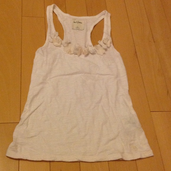 Abercrombie white flower tank