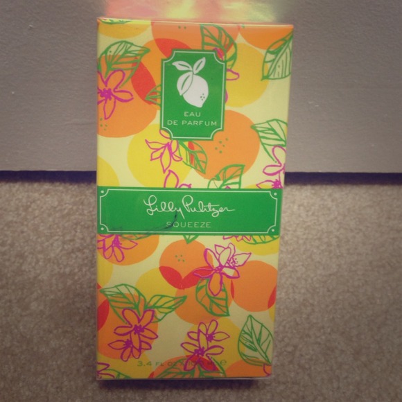 Lilly Pulitzer squeez fragrance perfume