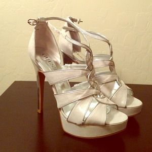 Silver platform dress shoe