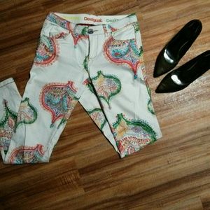 NWOT Printed Skinny jeans