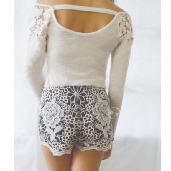 SALE Roseland Lace Shorts - Picture 2 of 2