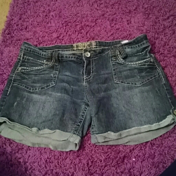 Shorts - Picture 1 of 2